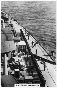 1937年、ポーツマスの港に入るHMSネルソン 作： Unbekannt