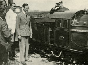陛下はニューロムニーでミニチュア鉄道を検査、ケント、1926年、1937年。 作： Unbekannt