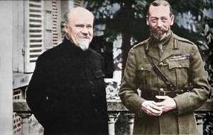 フランスのイギリス総本部でポアンカレ大統領と陛下、1916年、1935年。 作： Unbekannt