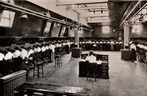 大規模な電話交換、c1916 作： Unbekannt