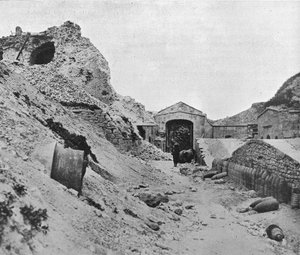 セッドエルバールの難破した要塞の内部（1915年） 作： Unbekannt