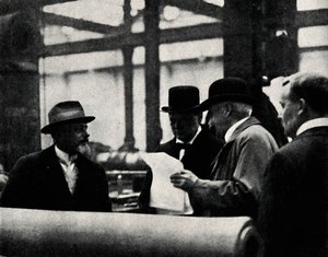 武器工場の検査、c1917、1945。 作： Unbekannt
