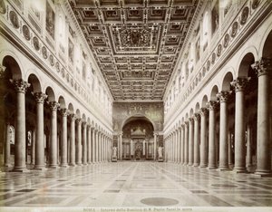 19世紀後半または20世紀初頭のローマ、イタリア、壁の外の聖パウロ教会の内部 作： Unbekannt