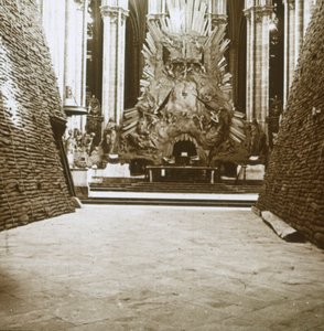 大聖堂の内部、フランス北部アミアン、c1914-c1918 作： Unbekannt