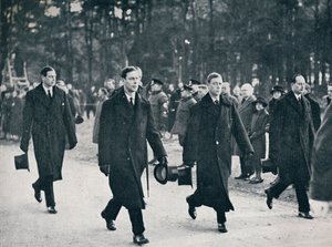 エドワード8世と彼の3人の兄弟は1936年に砲車を追跡 作： Unbekannt