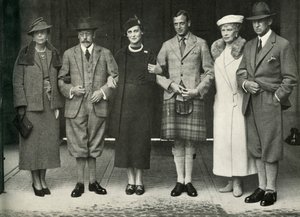 キングジョージ5世、メアリー女王、ジョージ王子、マリーナ王女... 1934年、1951年、バルモラルで。 作： Unbekannt