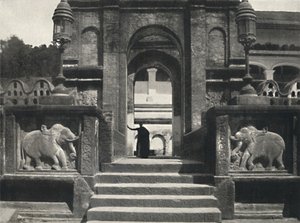 神聖な歯の寺院の修道院、ダラダマリガワヴィハラ、キャンディ、1926 作： Unbekannt