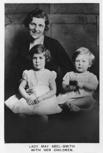 レディーメイアベルスミスと子供たち、1937 作： Unbekannt