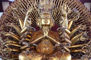 リンウン仏教のパゴダ。慈悲の菩薩である千手観世音菩薩。像。ダナン。ベトナム 作： Unbekannt