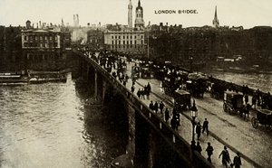 19世紀後半〜20世紀初頭のロンドン橋。 作： Unbekannt
