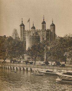 タワーブリッジ、c1935からのロンドンの最も古いおよび最も新しい公共の建物。