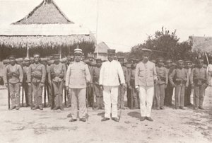 マデイラ-マモーレ鉄道：ボリビアとブラジルの国境：ボリビアの将校と兵士、1914年 作： Unbekannt