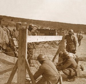 有刺鉄線を作る、C1914-C1918 作： Unbekannt