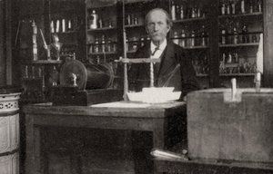 フランスの有機化学者であり政治家であるマルセランベルトロー、1903年 作： Unbekannt