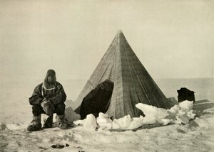 テントの外のマーシャル、キャンプ、c1908、1909。 作： Unbekannt