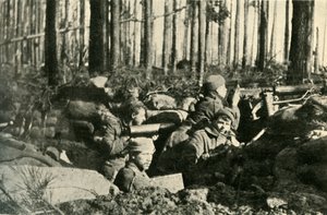 英国戦線、1915年、1920年、第一次世界大戦で活動中のマキシム銃。 作： Unbekannt