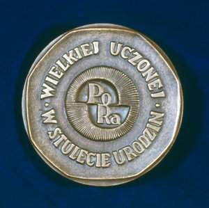 1967年にポーランドで生まれたフランスの物理学者、マリースクロドフスカキュリーを記念するメダル