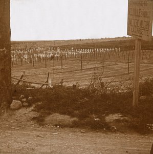 軍事墓地、北フランス、ヌーヴィルサンヴォースト、c1914-c1918
