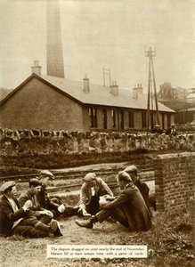 1926年、1935年、イギリスのゼネラルストライク中に鉱夫がトランプをした。 作： Unbekannt