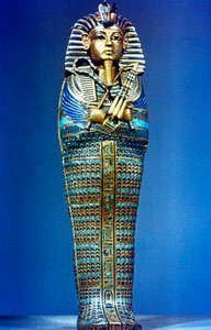 紀元前14世紀のツタンカーメンの墓からの小さな天蓋付き棺 作： Unbekannt