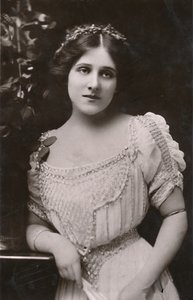 エドナ・メイさん、1878-1948、c1930。 作： Unbekannt