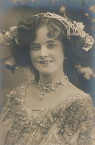 ミスガーティーミラー、1879年から952年、c1930。 作： Unbekannt