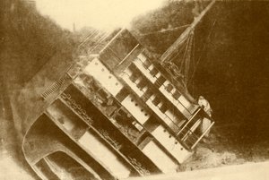 彼女が元々横たわっていたローレンティックを示すモデル、水面下120フィート、c1930。 作： Unbekannt