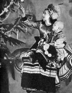母と子のクリスマスツリー、Matyoの人々、ミスコレ、ハンガリー、1936 作： Unbekannt
