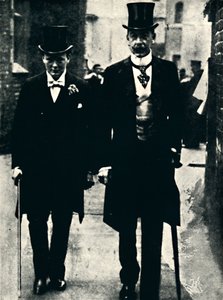 ルイス・ハーコート氏とチャーチル氏、1900年、1945年。