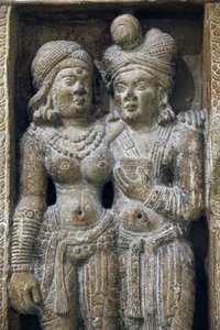 デリーにあるインド国立博物館。仲睦まじいカップル。スンガ2世紀ハリヤナ州アミン。石。詳細インド。 作： Unbekannt