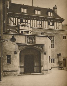 アルダースゲートにある古代鉄器商団の新しいホール、c1935。 作： Unbekannt