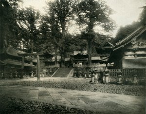 1936年、日本の日光にある多くの寺院の1つ。神社の巡礼地。 作： Unbekannt