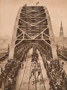 1928年10月10日、ニューカッスルアポンタイン、キングジョージ5世による新しいタインブリッジの開通 作： Unbekannt