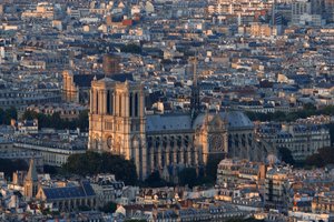 パリの街並み、ノートルダム大聖堂、パリ、フランス 作： Unbekannt