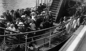 ボートに乗った乗客、ボーンマス、ドーセット、1921 作： Unbekannt