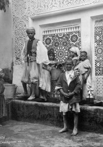 井戸、カサブランカ、モロッコ、c1920s-c1930sの人々 作： Unbekannt