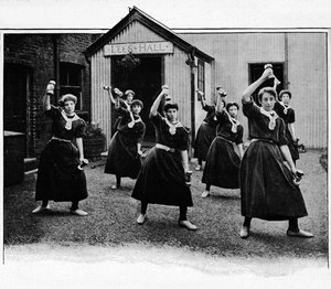 ロンドン、カニングタウンウィメンズセトルメントでの実地訓練、1901年1901年 作： Unbekannt