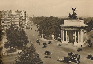 ピカデリーとコンスティチューションヒルのQuadriga、c1935。 作： Unbekannt