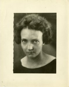 イレーヌ・ジョリオ・キュリーの肖像1897-1956 作： Unbekannt