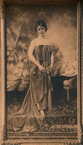 1927年、ベルギーのブリュッセルにあるキューバ大使館の女性の肖像画。 作： Unbekannt