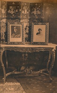 1927年、ベルギーのブリュッセルにあるキューバ大使館でのベルギーの王と女王の肖像画。 作： Unbekannt