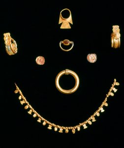 Punic Jewels、c3rd-4th Century 作： Unbekannt