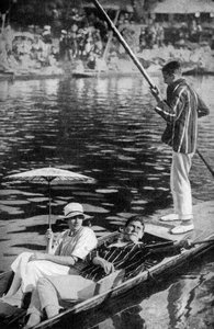 テムズ川でのパンティング、c1922 作： Unbekannt