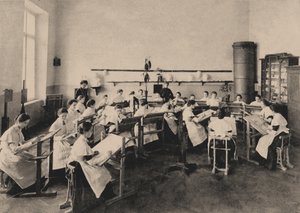 1889年に描かれた絵画の授業でのスモーリーインスティテュートオブノーブルメイデンズの生徒 作： Unbekannt