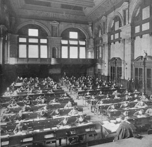 シティ・オブ・ロンドン学校で試験に座っている生徒、c1903 1903