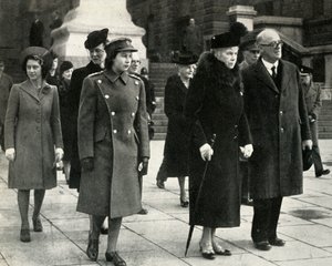 メアリー女王、エリザベス王女、マーガレット王女...、休戦記念日、1945年、1951年。