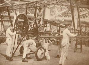 1927年、バッキンガムシャー、ハルトンの技術学校で飛行機をリギングするRAFの見習い 作： Unbekannt