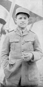 フランス系アメリカ人の戦闘機パイロットで、第一次世界大戦の空を飛んでいるエース、1914年〜1818年のラウル・ルバリー 作： Unbekannt