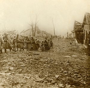 1916年、フランス北部、ドゥオーモンの攻撃による救援歩兵 作： Unbekannt