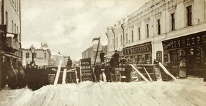 1905年の蜂起時のロシア、モスクワ、セレズネフスカヤ通りの革命的バリケード